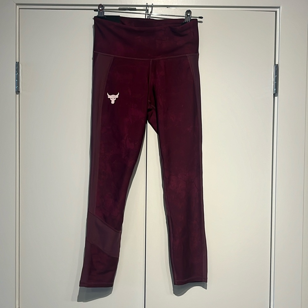 NWT Under Armour The Rock Project Cropped Leggings